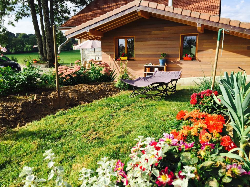 Gite Les Cigognes Orchamps-Vennes Ruang foto