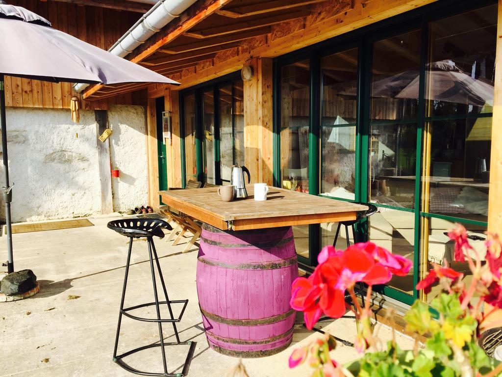 Gite Les Cigognes Orchamps-Vennes Ruang foto